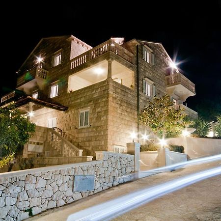 Apartments Barba Petra Dvori Sumartin Exterior photo